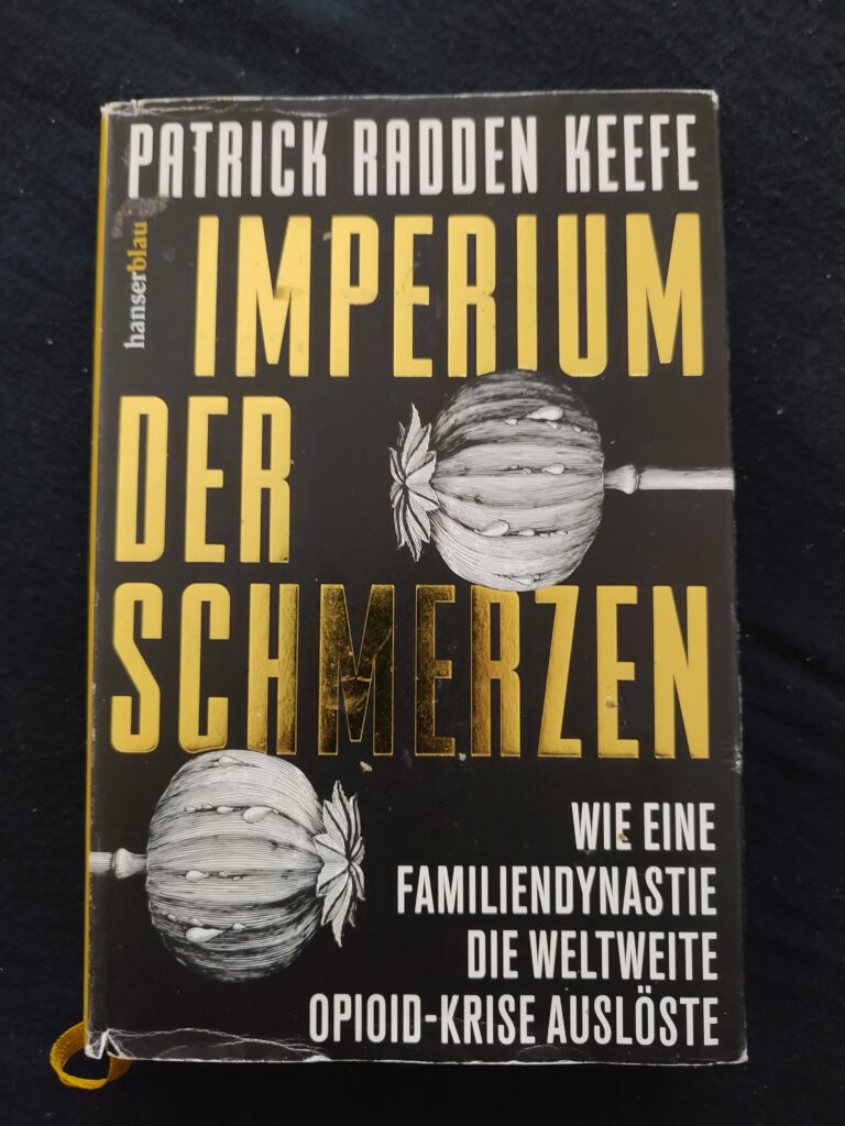 Im-Reich-der-Schmerzen-768x1024 Purdue Pharma verarbeitet